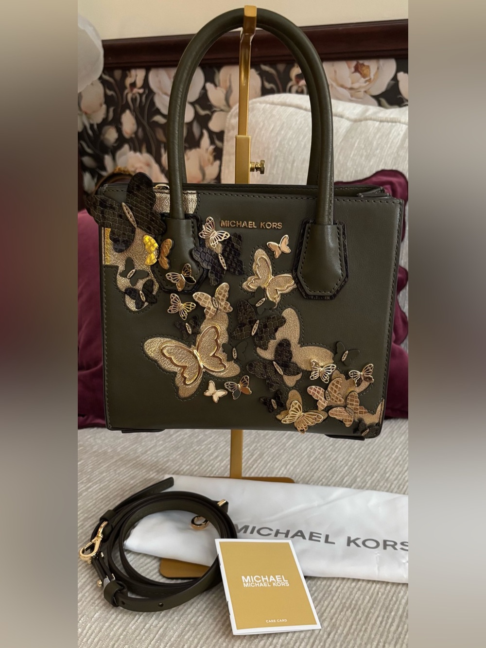 Michael Kors Mercer Medium Butterfly
Crossbody Satchel Olive Green NWOT